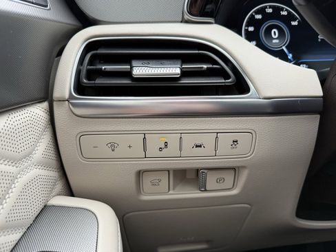 Certified 2021 Hyundai Palisade Calligraphy w/ Winter Package image 37