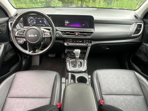 Used 2024 Kia Seltos EX AWD/4WD image 12