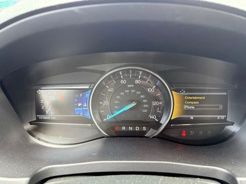 Used 2017 Ford Explorer XLT w/ Equipment Group 201A AWD/4WD image 21