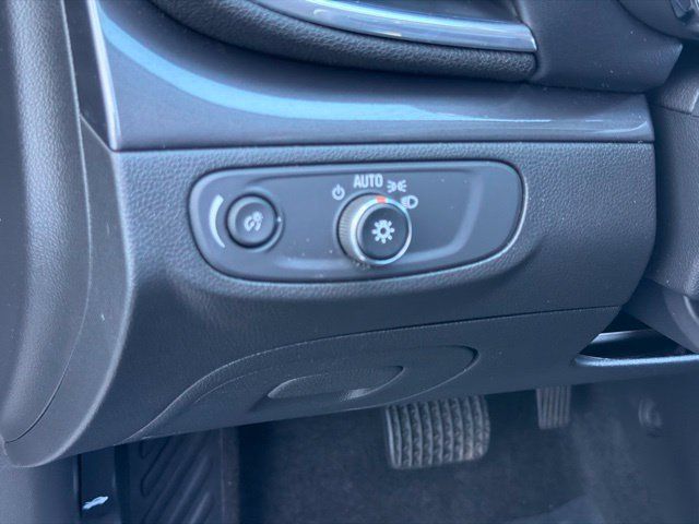 Used 2020 Buick Encore Preferred w/ Safety Package FWD image 21