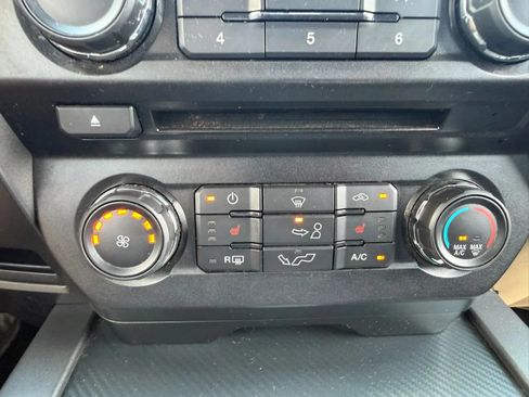 Used 2018 Ford F150 XLT w/ Equipment Group 302A Luxury AWD/4WD image 34