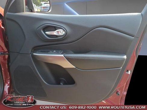 Used 2020 Jeep Cherokee Limited AWD/4WD image 14