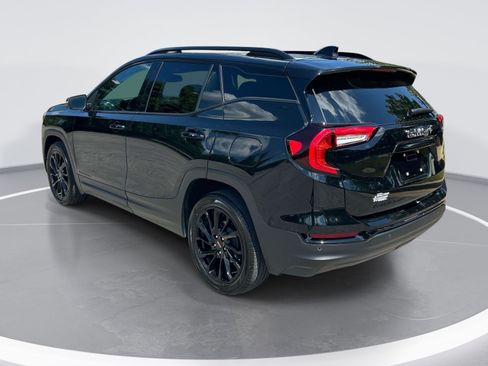 Used 2023 GMC Terrain SLT w/ Infotainment Package II FWD image 7