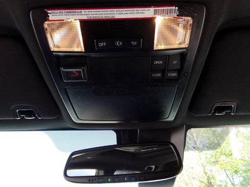 Used 2021 Toyota Tacoma Limited image 44