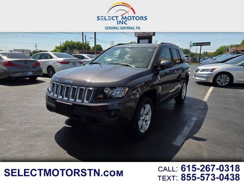 Used 2017 Jeep Compass Latitude AWD/4WD image 1