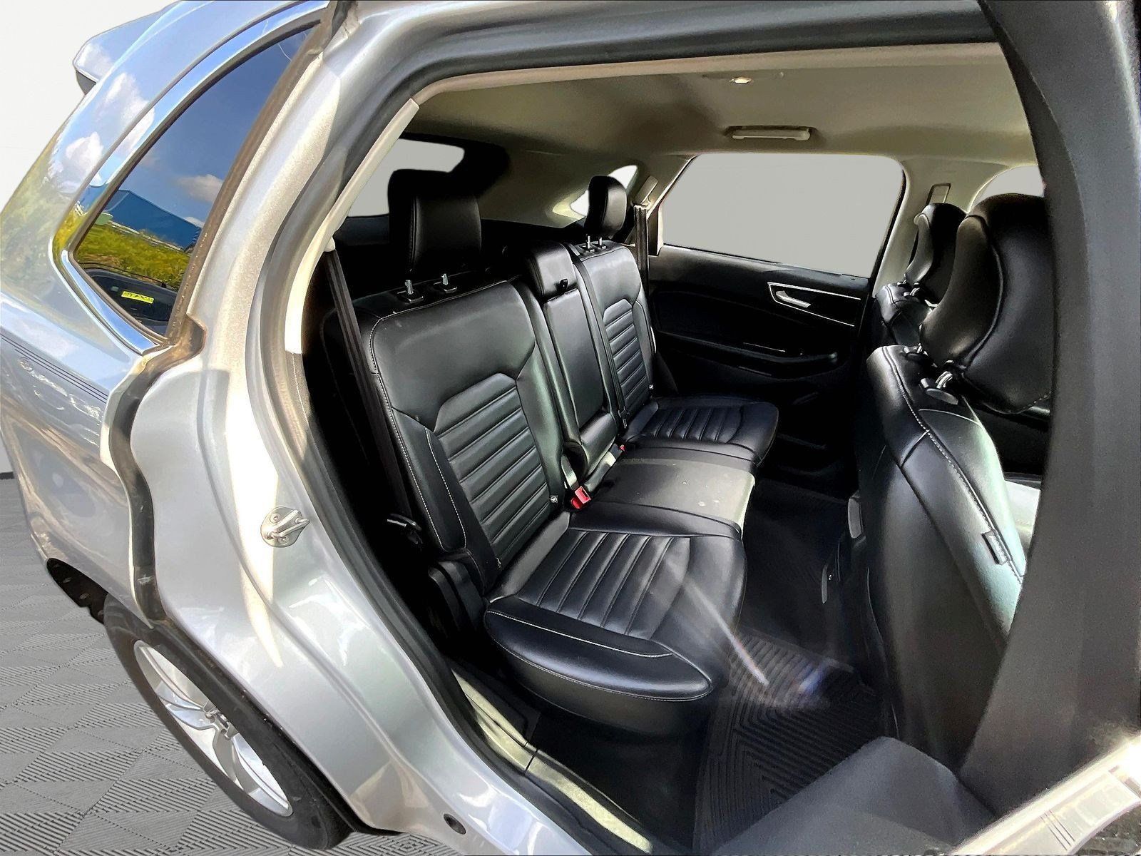 Used 2017 Ford Edge SEL w/ Equipment Group 201A FWD image 25