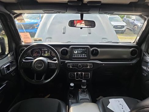 Used 2023 Jeep Gladiator Sport AWD/4WD image 7
