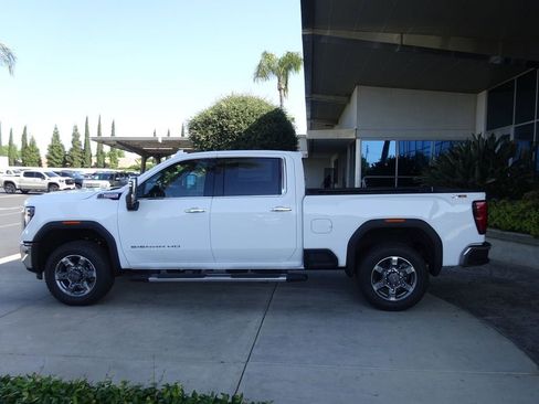 New 2026 GMC Sierra 2500 SLT AWD/4WD image 4