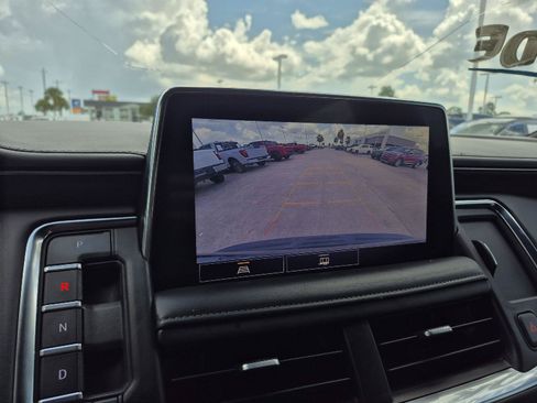 Used 2021 Chevrolet Suburban LT RWD image 5