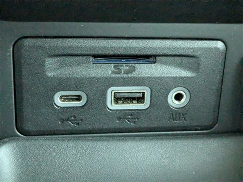 Used 2023 GMC Terrain SLT image 23