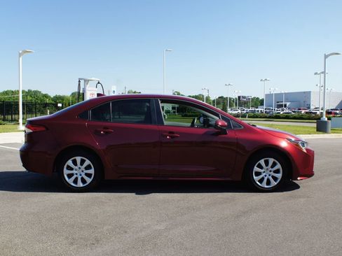 Used 2025 Toyota Corolla LE FWD image 19