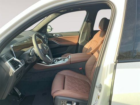 New 2026 BMW X5 xDrive40i w/ M Sport Package image 9
