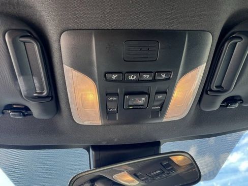 Used 2021 Toyota Corolla SE image 20