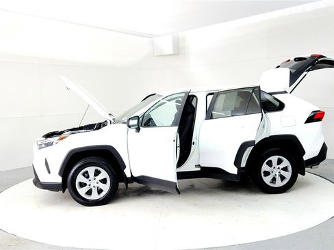 Used 2023 Toyota RAV4 LE image 10