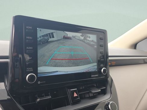 Used 2022 Toyota Corolla LE FWD image 17