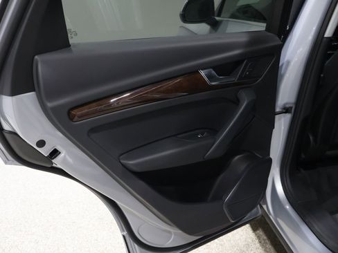 Used 2020 Audi Q5 2.0T Premium w/ Convenience Package image 20