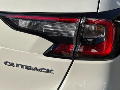 Used 2025 Subaru Outback Premium image 31