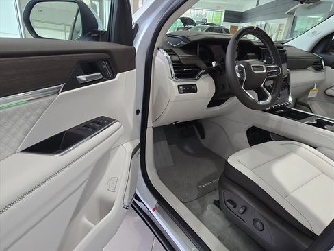 New 2026 GMC Acadia Denali w/ Super Cruise Package image 4