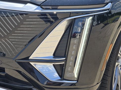 New 2025 Cadillac Lyriq Luxury image 6