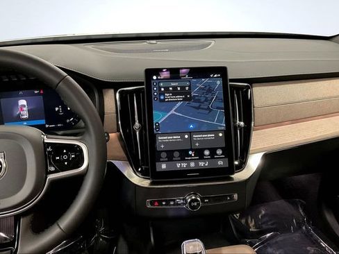 New 2026 Volvo XC90 B6 Plus w/ Protection Package image 7