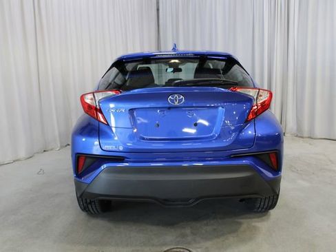 Used 2021 Toyota C-HR XLE FWD image 25