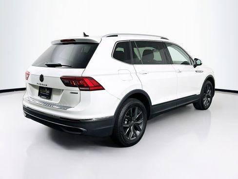 Used 2023 Volkswagen Tiguan SE AWD/4WD image 9