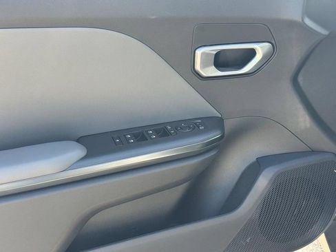 Used 2025 Kia K4 FWD image 23