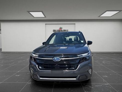 Used 2025 Subaru Forester Touring AWD/4WD image 4