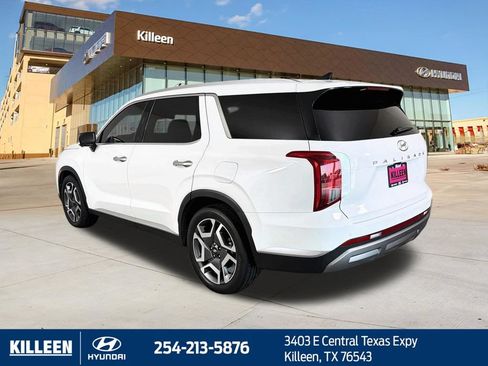 Used 2023 Hyundai Palisade SEL FWD image 5