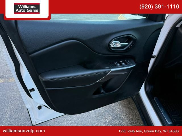 Used 2019 Jeep Cherokee Limited w/ Luxury Group AWD/4WD image 10