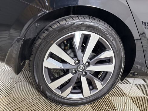 Used 2021 Nissan Versa SR image 32