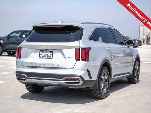 Used 2022 Kia Sorento S FWD image 6