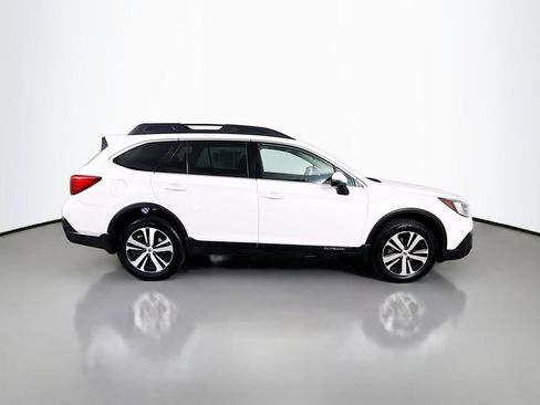 Used 2018 Subaru Outback 2.5i Limited AWD/4WD image 9
