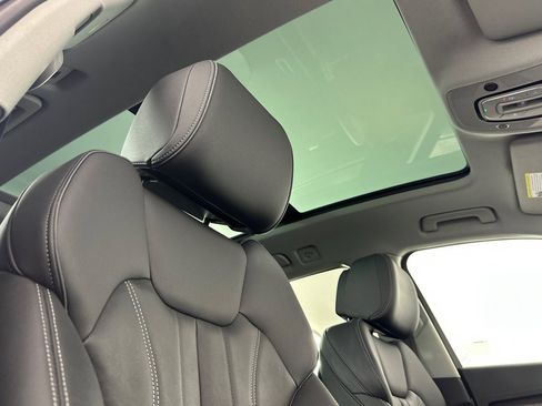Used 2023 Audi Q5 e Premium Plus w/ Premium Plus Package image 16