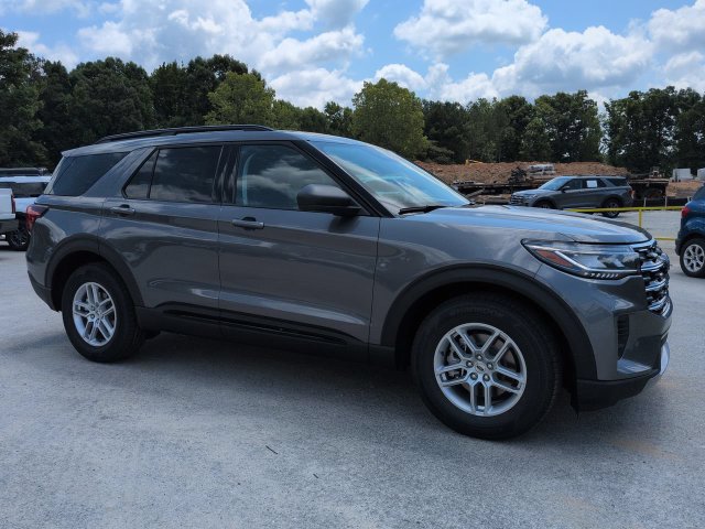 New 2026 Ford Explorer Active RWD image 2