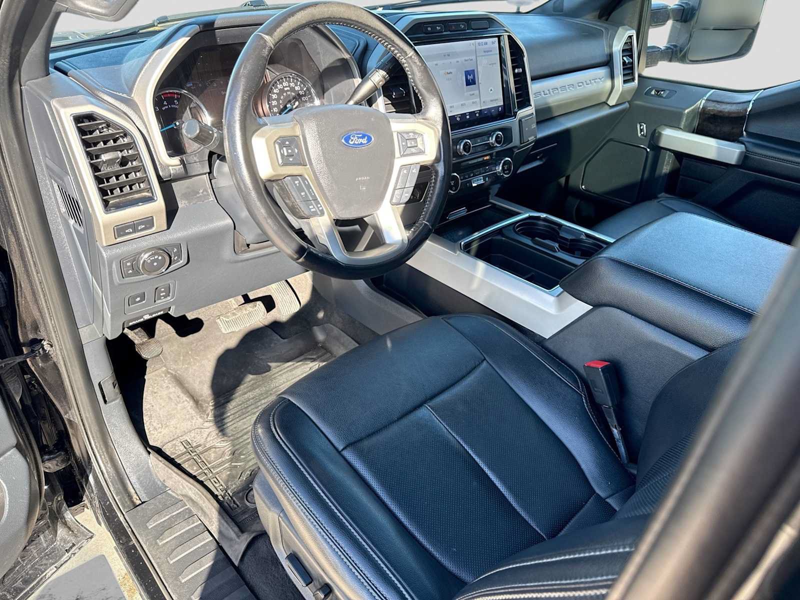 Used 2022 Ford F250 Lariat w/ Lariat Ultimate Package AWD/4WD image 2