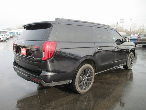 Used 2025 Ford Expedition Max Platinum w/ Stealth Appearance Package image 6