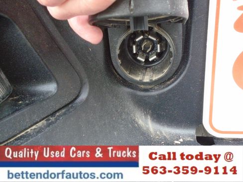 Used 2021 RAM 1500 Classic SLT AWD/4WD image 8