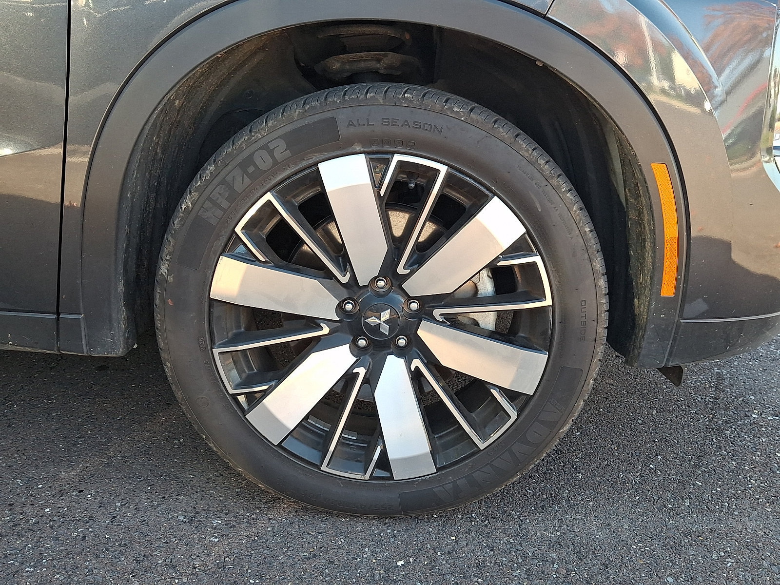 Used 2025 Mitsubishi Outlander SE AWD/4WD image 4