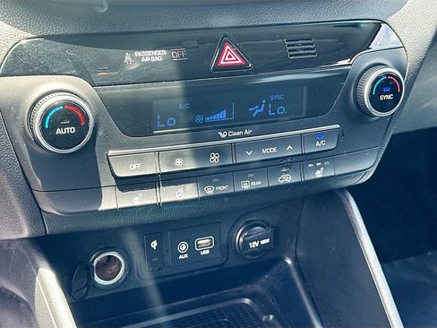 Used 2020 Hyundai Tucson Limited FWD image 15