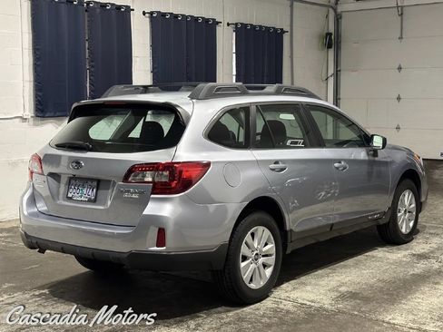 Used 2017 Subaru Outback 2.5i AWD/4WD image 7