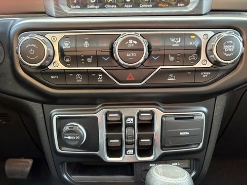 Used 2022 Jeep Gladiator Sport image 27