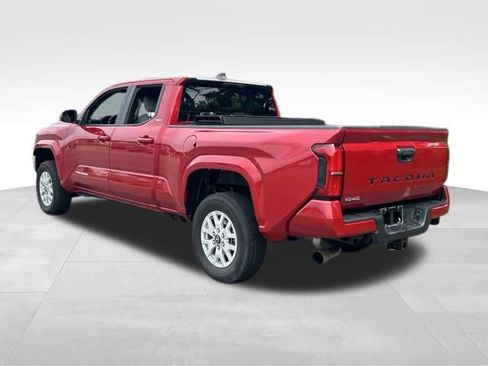 Used 2025 Toyota Tacoma SR5 AWD/4WD image 3