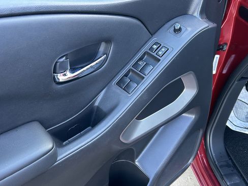 Used 2022 Nissan Frontier SV image 10