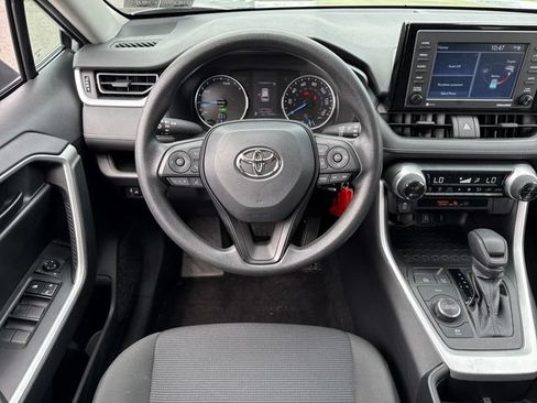 Used 2022 Toyota RAV4 LE AWD/4WD image 19