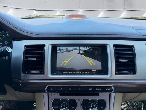 Used 2015 Jaguar XF Portfolio image 12