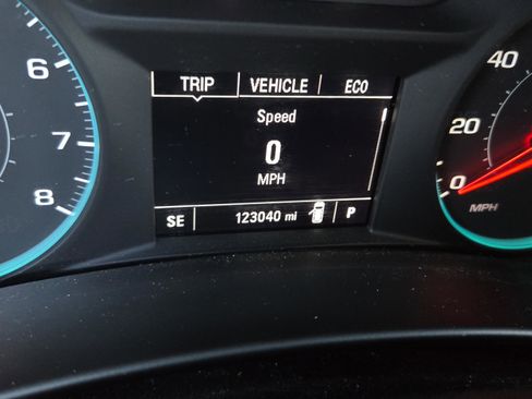 Used 2018 Chevrolet Equinox LT image 31