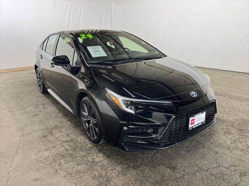 Certified 2024 Toyota Corolla SE w/ SE Package image 1