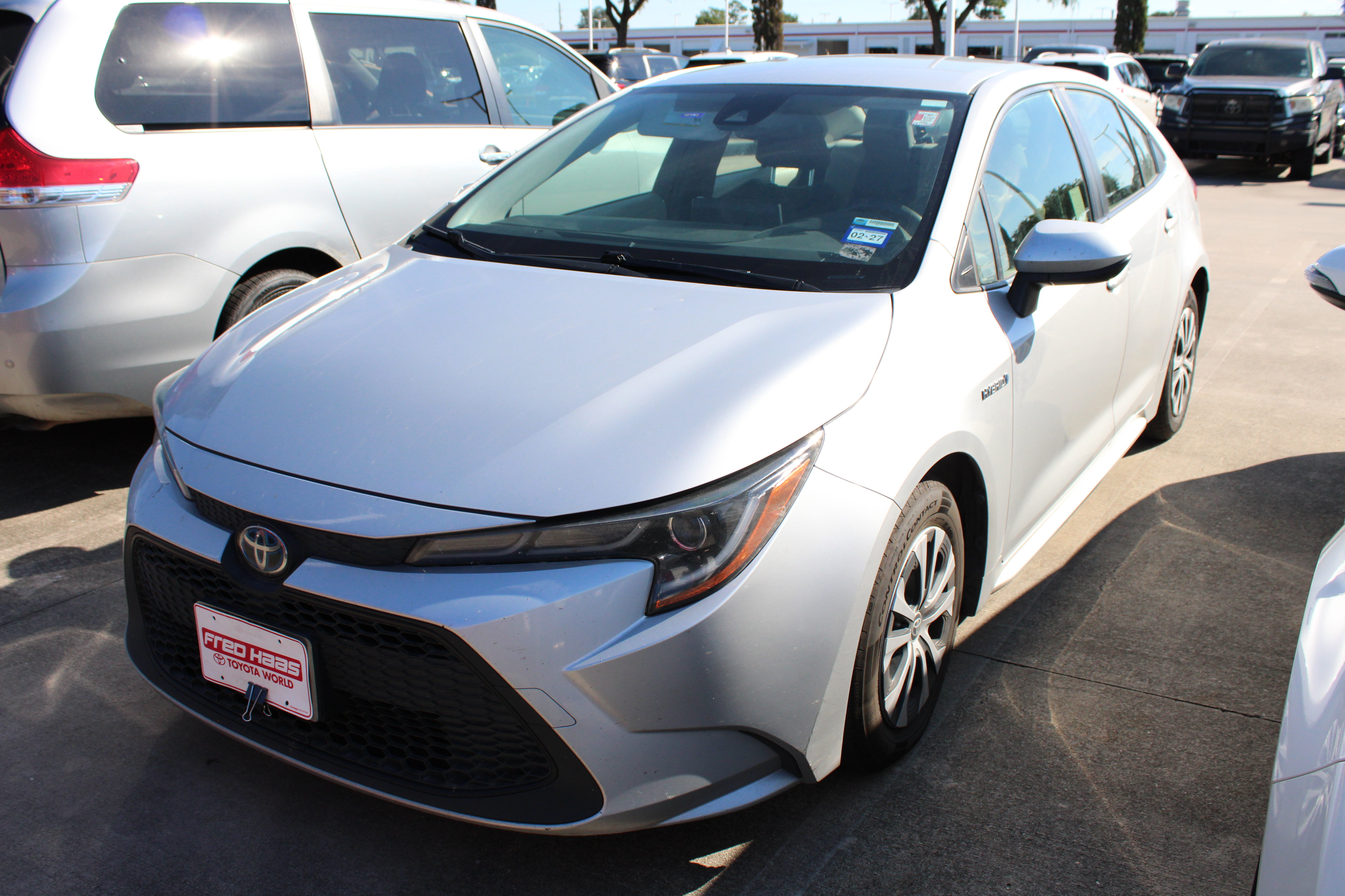 Used 2020 Toyota Corolla LE w/ Carpet Mat Package (TMS) FWD image 3
