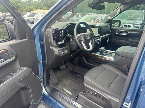 Certified 2025 GMC Sierra 1500 Elevation w/ LPO, GMC Protection Package RWD image 9